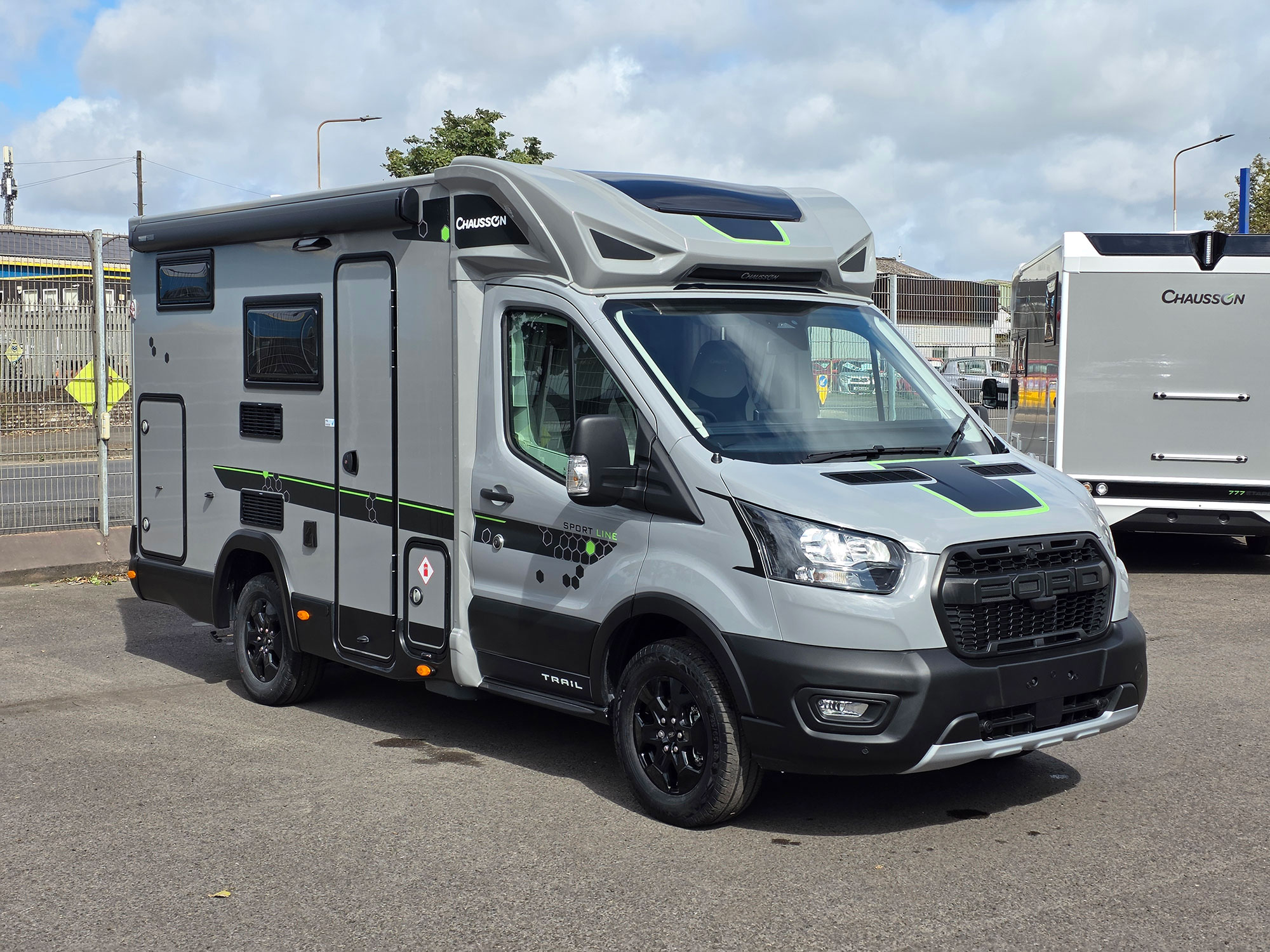 Chausson S514 (With Towbar)